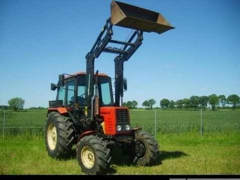 Nabízím traktor Belarus B N820