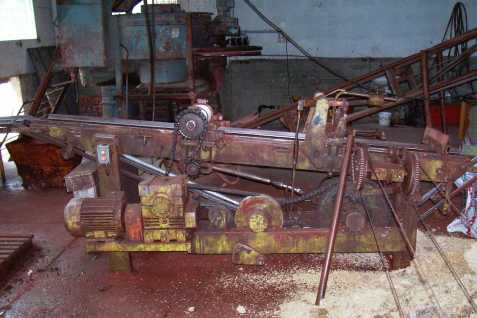 Stroj na výrobu střešní krytiny