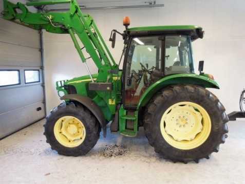 Prodam traktor John Deere 5R820PQ s