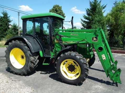 John Deere 5400 traktor nakladačem