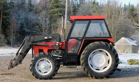 Traktor Zetor 7045. 75Z 